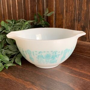 Pyrex Nesting Bowl